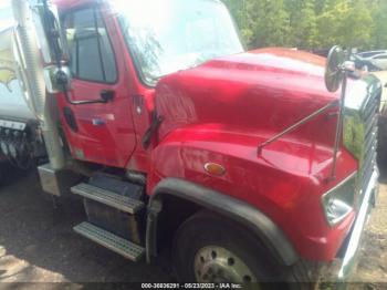  Salvage Freightliner 114sd