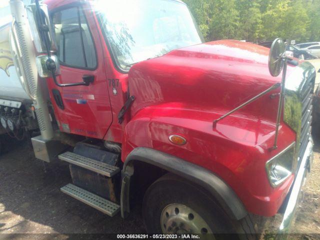  Salvage Freightliner 114sd