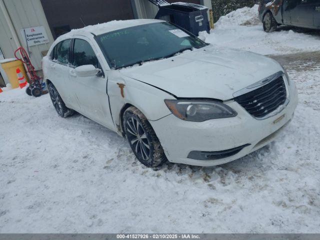  Salvage Chrysler 200