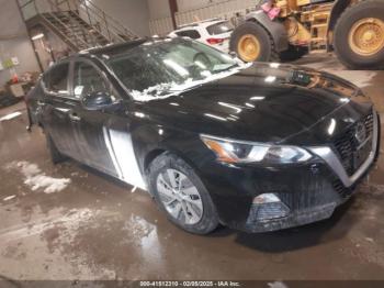  Salvage Nissan Altima
