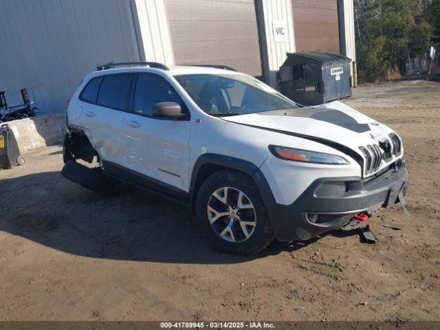  Salvage Jeep Cherokee