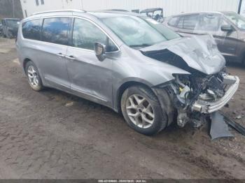  Salvage Chrysler Pacifica