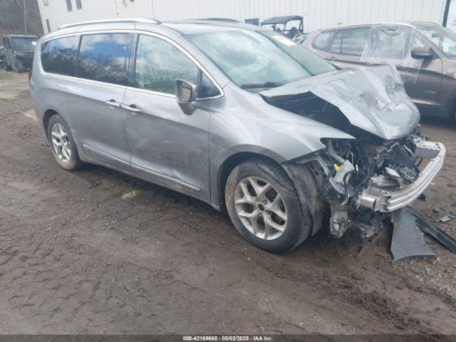  Salvage Chrysler Pacifica