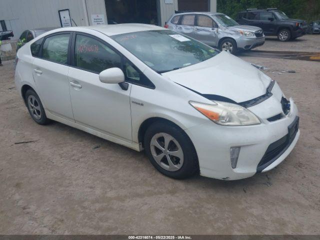  Salvage Toyota Prius