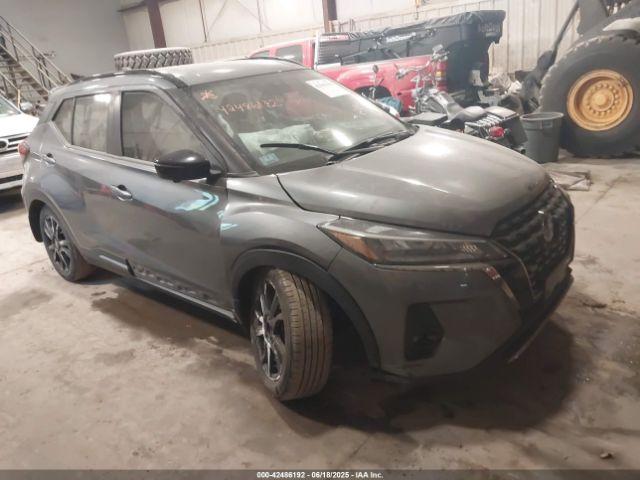  Salvage Nissan Kicks