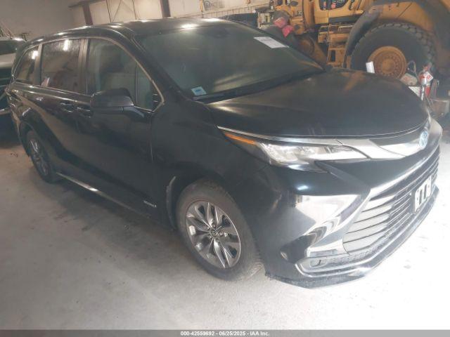  Salvage Toyota Sienna