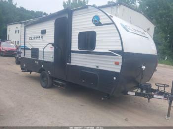  Salvage Clipper Coachem Clipper