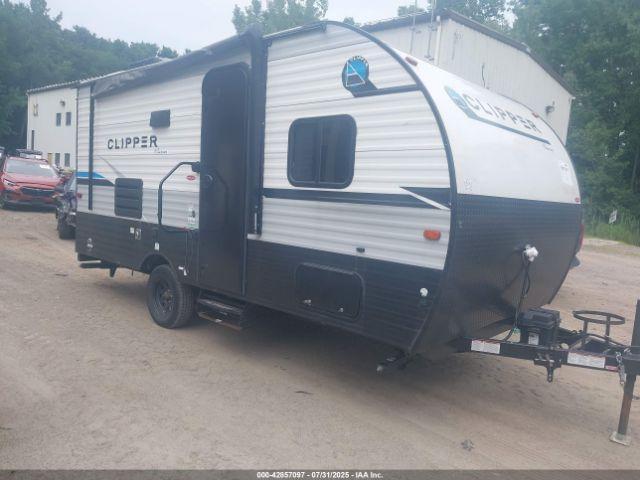  Salvage Clipper Coachem Clipper