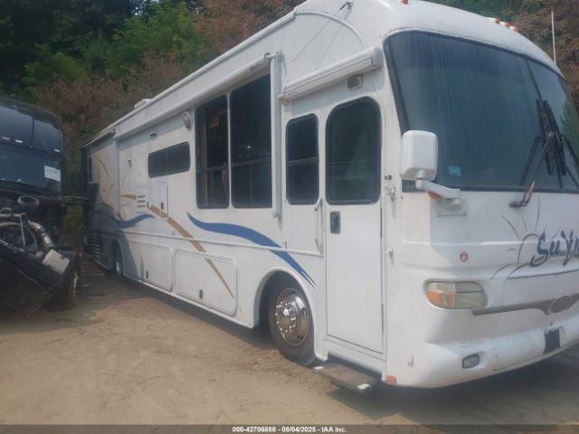 Salvage Freightliner Chassis