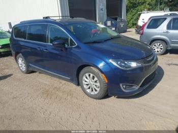  Salvage Chrysler Pacifica