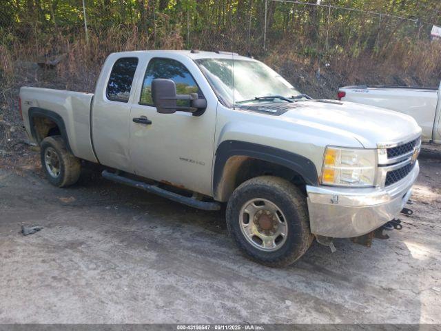  Salvage Chevrolet Silverado 2500