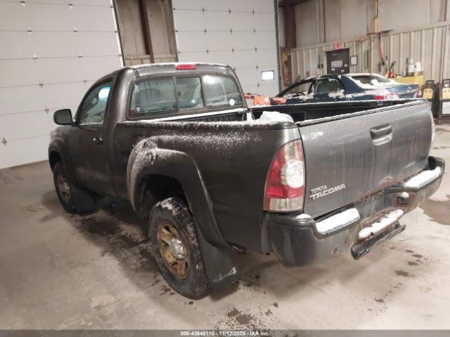 Toyota Tacoma Image 2