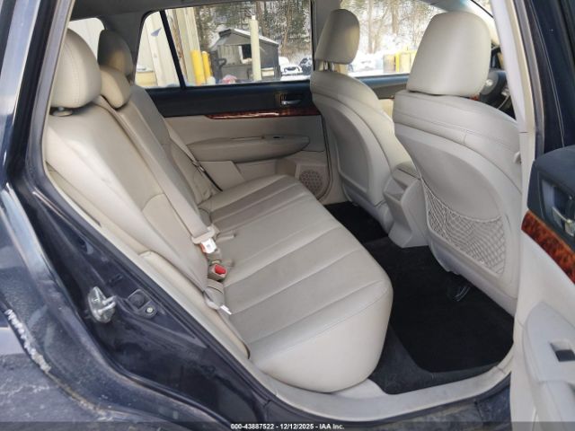 Subaru Outback 2.5i Limited Image 6