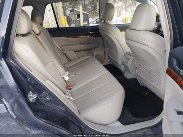 Subaru Outback 2.5i Limited Image 6