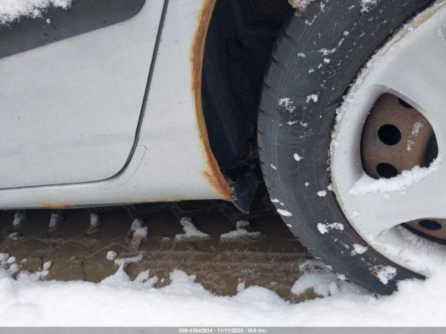 Toyota Corolla Ce Image 4