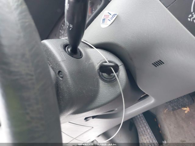 Toyota Corolla Ce Image 7