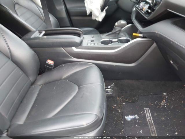 Toyota Highlander Hybrid Xle Image 3