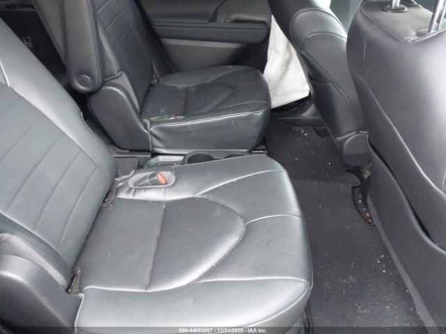 Toyota Highlander Hybrid Xle Image 5