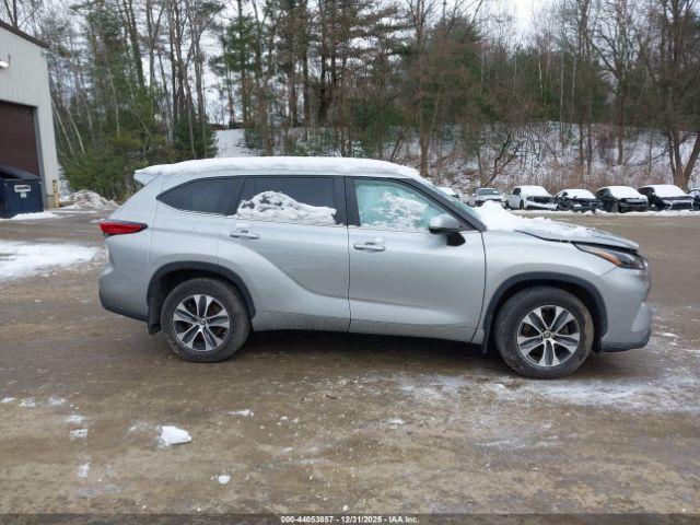 Toyota Highlander Hybrid Xle Image 15