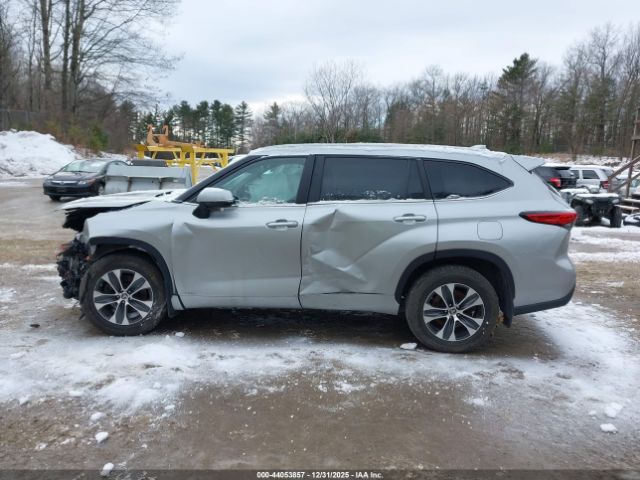 Toyota Highlander Hybrid Xle Image 14