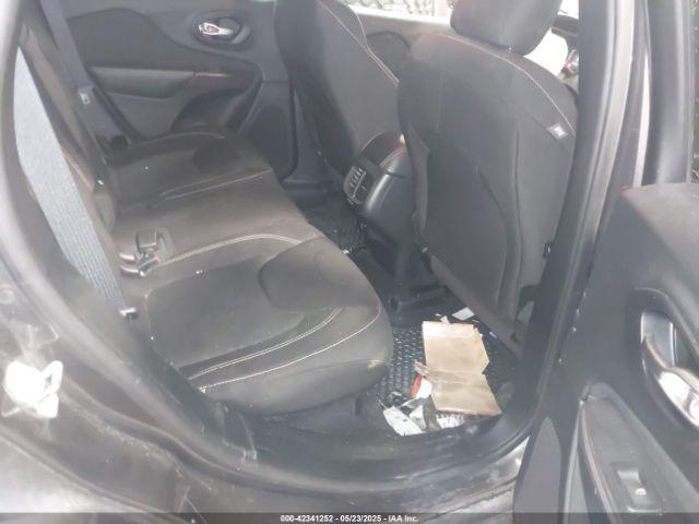 Jeep Cherokee Altitude Image 12